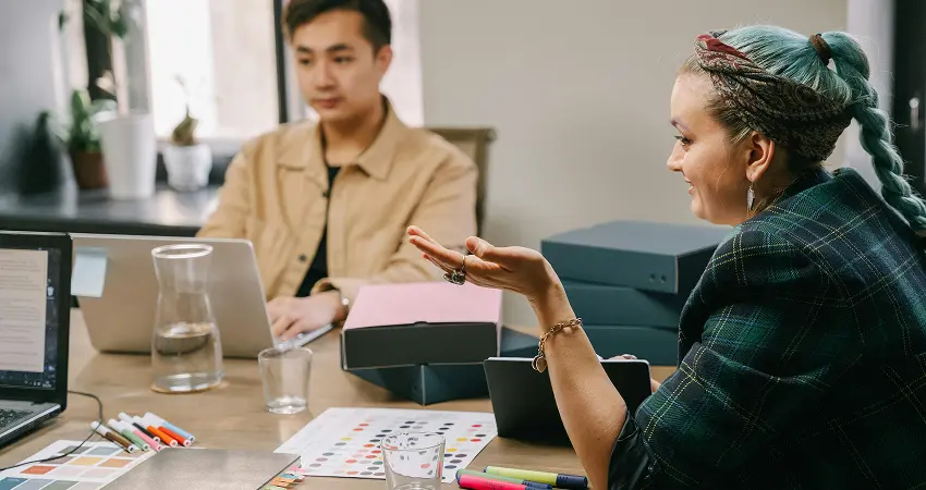 Comment renforcer les relations avec les clients pour garantir leur succès.